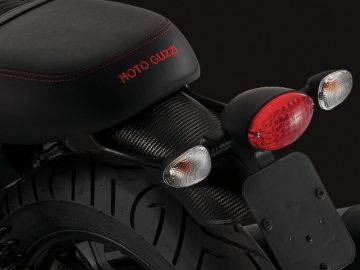 Moto Guzzi V7 III Carbon 2018