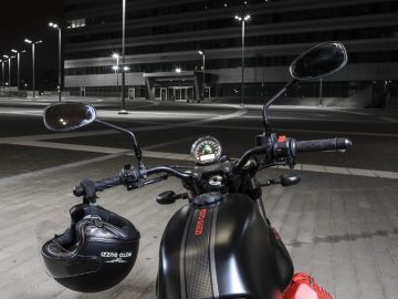 Moto Guzzi V7 III Carbon 2018