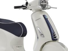 Vespa Primavera Yacht Club