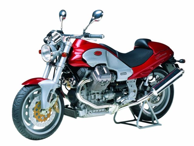 Moto Guzzi V10 Centauro - Tamiya