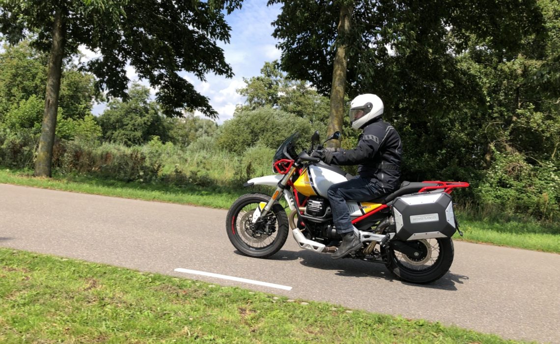 Moto Guzzi V85TT 2019 - MotorRAI.nl