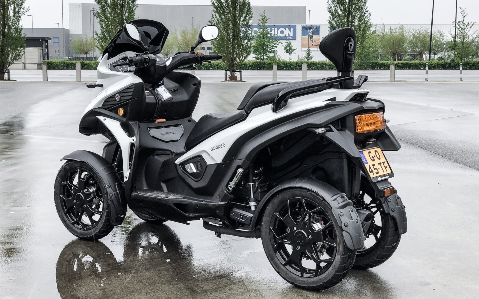 Speels Goedaardig spreken Motortest - Qooder, een 4-wielige motorscooter (2020)