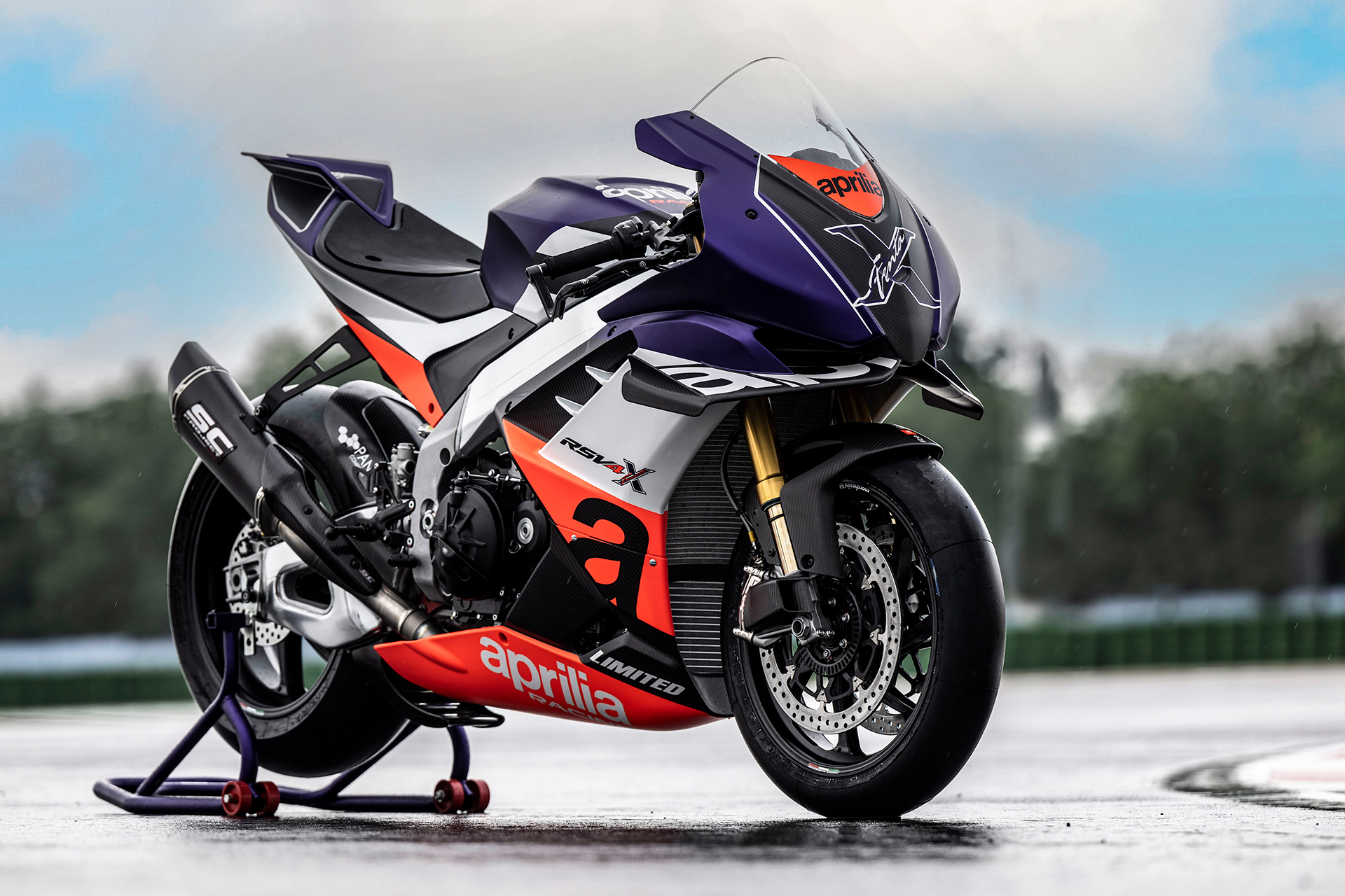 aprilia rsv4 cost