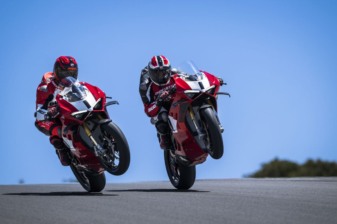 Ducati Panigale V4 R 2023: 16,500 rpm, 240 hp, nearly 50 grand - All cars  news